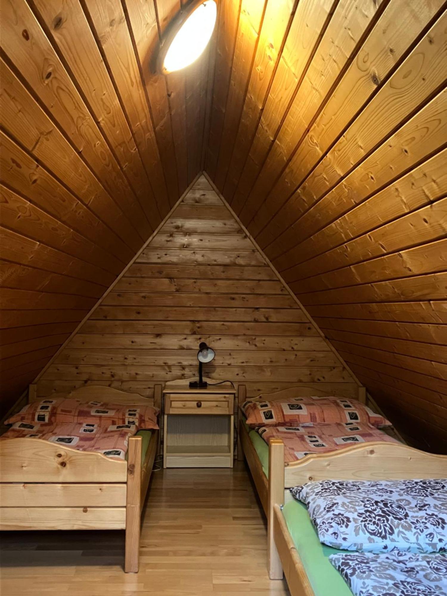 Penzion Pod Dobakom Lazisko ภายนอก รูปภาพ